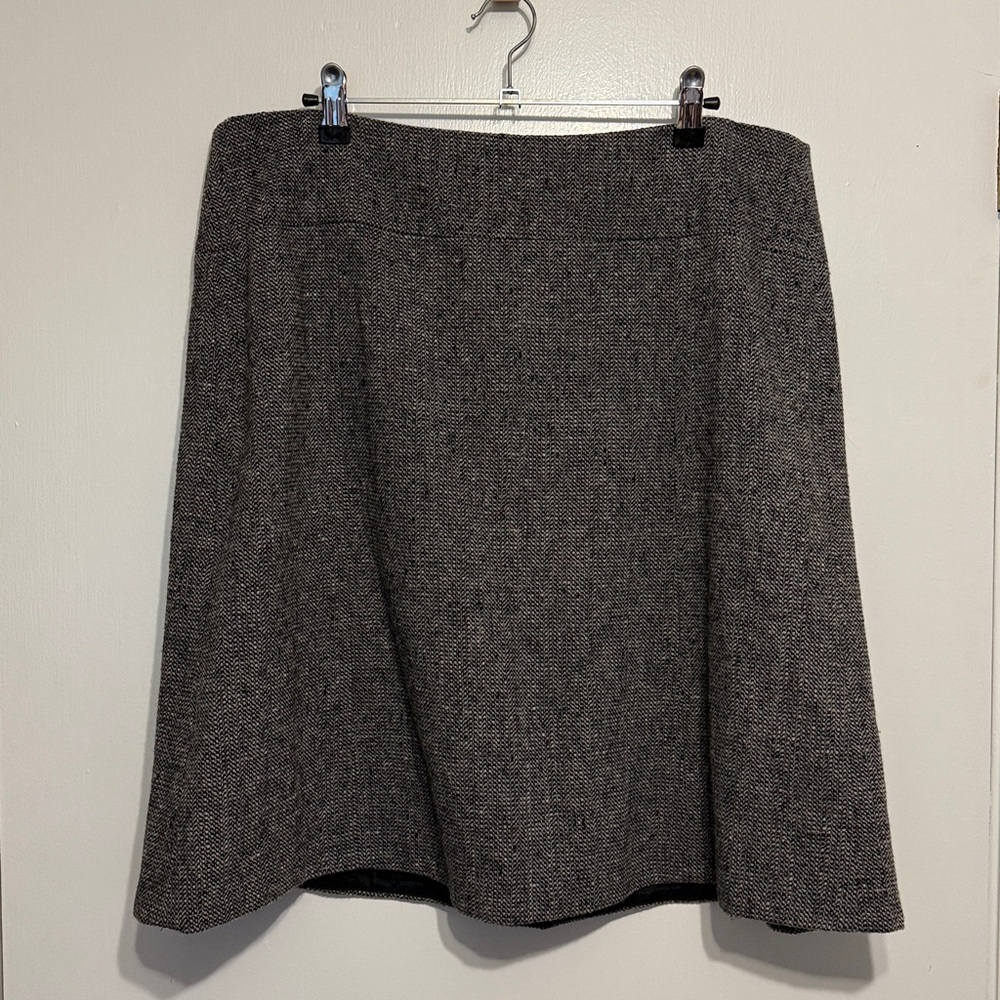 Elegant Wool Blend Tweed Skirt